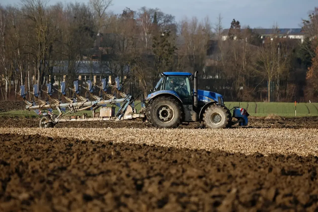 Improving Soil Quality with Agricultural Machinery