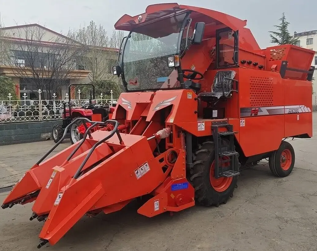 Two Rows Self-propelled Corn Harvester